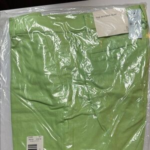 LOFT Green Ankle Cropped Pants